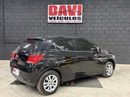 CHEVROLET-ONIX-2017
