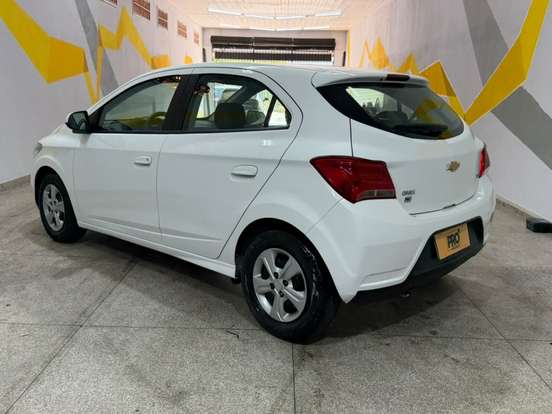 CHEVROLET-ONIX-2018
