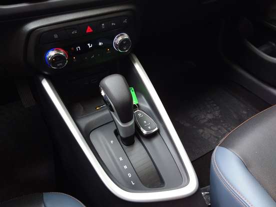 CHEVROLET-ONIX-1.0 TURBO FLEX PLUS PREMIER AUTOMÁTICO CHEVROLET-ONIX-2025