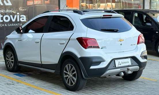 CHEVROLET-ONIX-2016