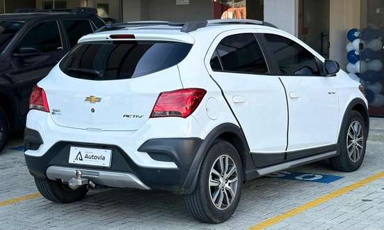 CHEVROLET-ONIX-2016