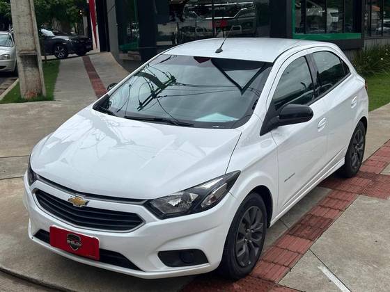 CHEVROLET ONIX 1.4 MPFI ADVANTAGE 8V FLEX 4P AUTOMÁTICO