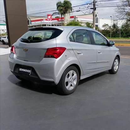 CHEVROLET-ONIX-2019
