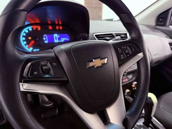 CHEVROLET-ONIX-1.4 MPFI LT 8V FLEX 4P AUTOMÁTICO CHEVROLET-ONIX-2017