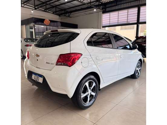 CHEVROLET-ONIX-2017