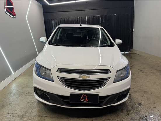 CHEVROLET-ONIX-2014