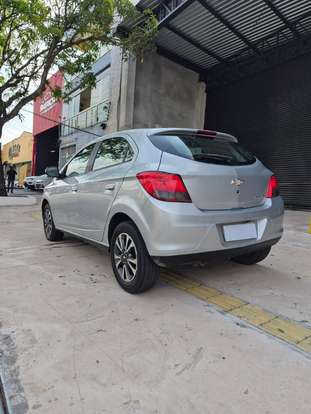 CHEVROLET-ONIX-2015