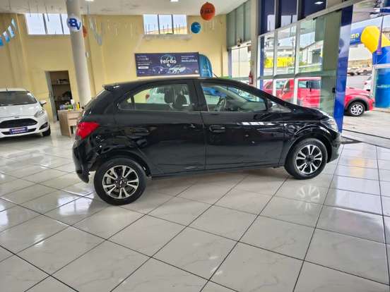 CHEVROLET-ONIX-2016