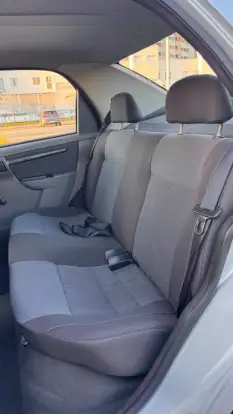CHEVROLET-PRISMA-2011