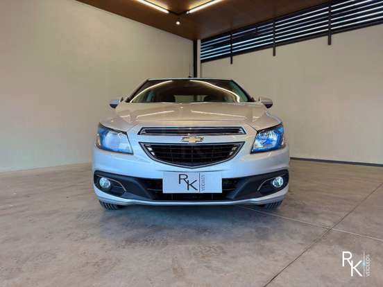 CHEVROLET-PRISMA-2013
