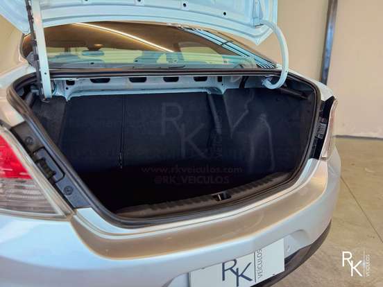 CHEVROLET-PRISMA-2013