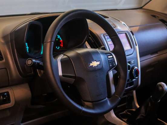CHEVROLET-S10-2.4 ADVANTAGE 4X2 CD 8V FLEX 4P MANUAL CHEVROLET-S10-2015