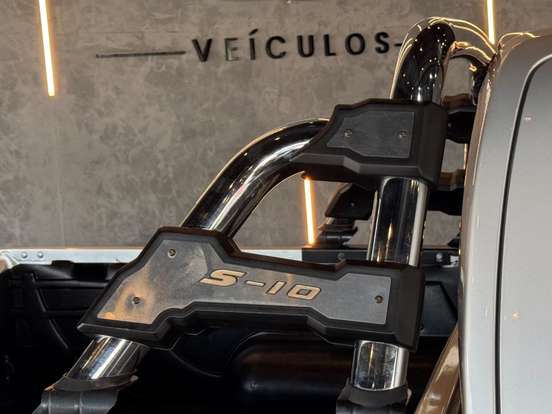 CHEVROLET-S10-2.5 LT 4X4 CD 16V FLEX 4P AUTOMÁTICO CHEVROLET-S10-2017