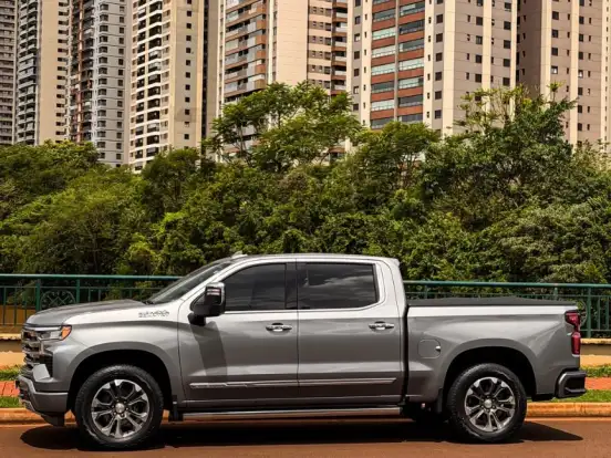 CHEVROLET-SILVERADO-5.3 V8 GASOLINA 1500 HIGH COUNTRY 4X4 AUTOMÁTICO CHEVROLET-SILVERADO-2025
