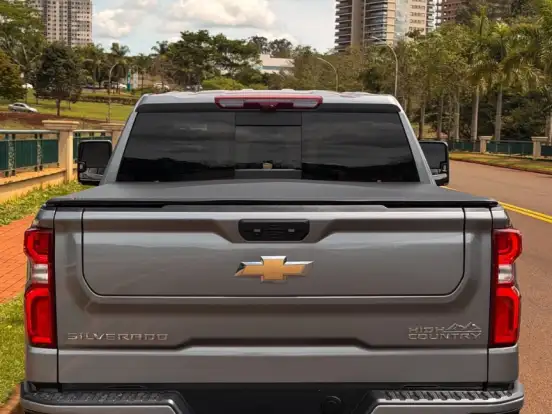 CHEVROLET-SILVERADO-5.3 V8 GASOLINA 1500 HIGH COUNTRY 4X4 AUTOMÁTICO CHEVROLET-SILVERADO-2025