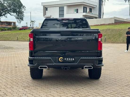 CHEVROLET-SILVERADO-5.3 V8 GASOLINA 1500 HIGH COUNTRY 4X4 AUTOMÁTICO CHEVROLET-SILVERADO-2023