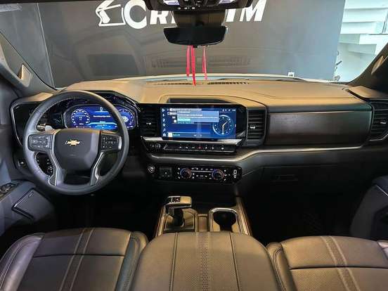 CHEVROLET-SILVERADO-5.3 V8 GASOLINA 1500 HIGH COUNTRY 4X4 AUTOMÁTICO CHEVROLET-SILVERADO-2025