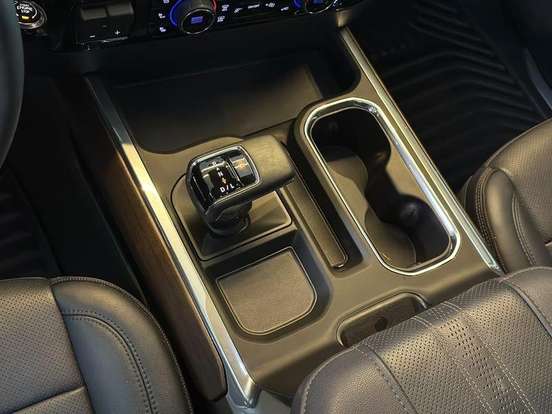 CHEVROLET-SILVERADO-2025