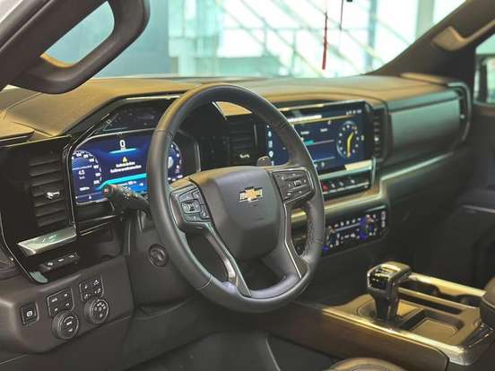 CHEVROLET-SILVERADO-5.3 V8 GASOLINA 1500 HIGH COUNTRY 4X4 AUTOMÁTICO CHEVROLET-SILVERADO-2025