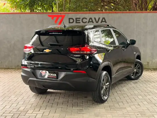 CHEVROLET-TRACKER-2023
