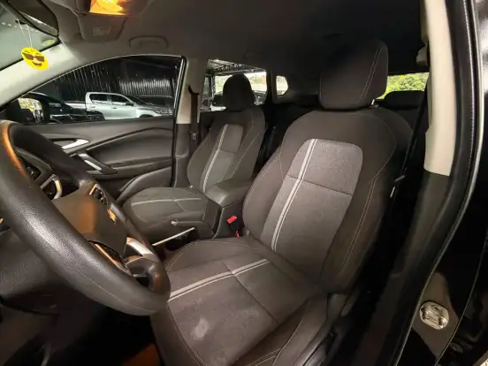 CHEVROLET-TRACKER-2023