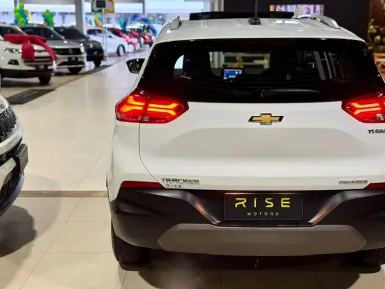 CHEVROLET-TRACKER-2023