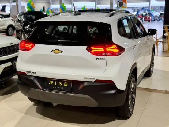 CHEVROLET-TRACKER-2023