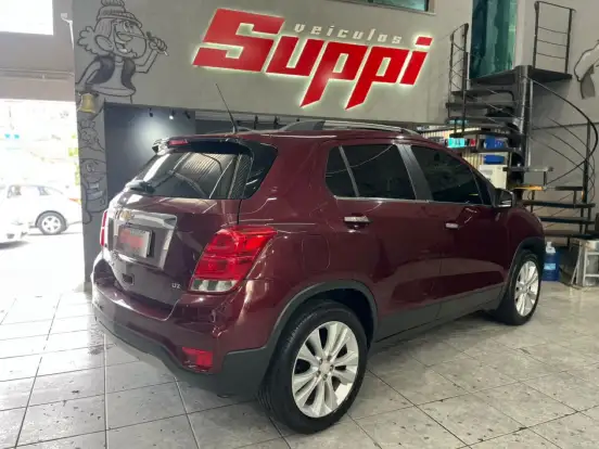 CHEVROLET-TRACKER-2017