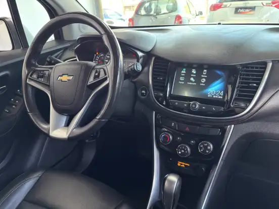 CHEVROLET-TRACKER-2018