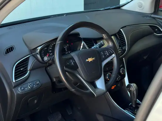 CHEVROLET-TRACKER-2018