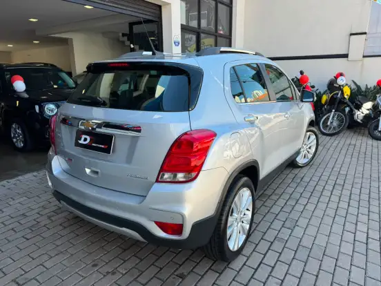 CHEVROLET-TRACKER-2018