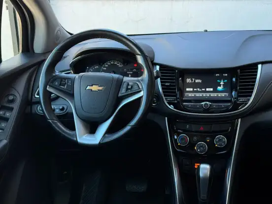 CHEVROLET-TRACKER-2018