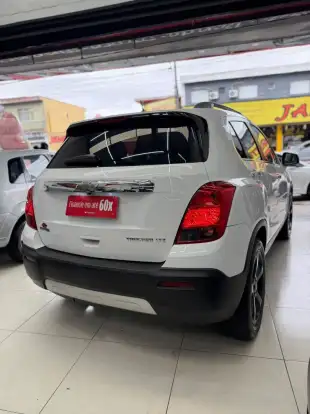 CHEVROLET-TRACKER-2015
