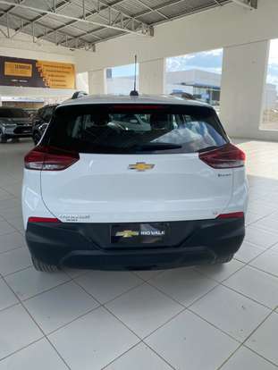 CHEVROLET-TRACKER-2023
