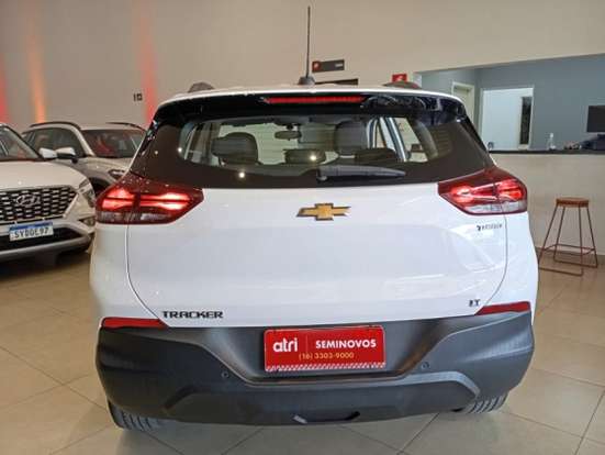 CHEVROLET-TRACKER-2023