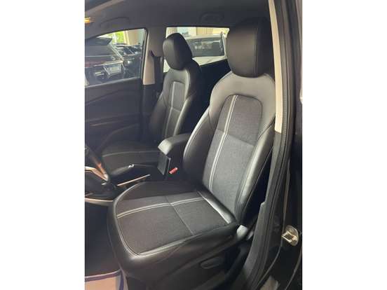 CHEVROLET-TRACKER-2023