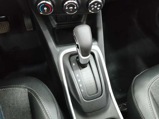 CHEVROLET-TRACKER-2023