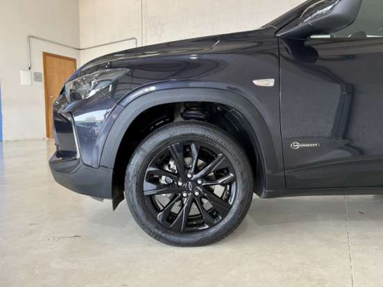 CHEVROLET-TRACKER-2023