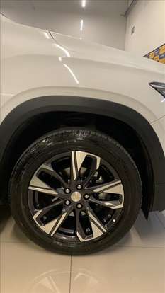 CHEVROLET-TRACKER-2024