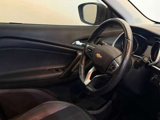 CHEVROLET-TRACKER-2023