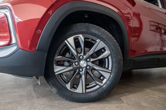 CHEVROLET-TRACKER-2023