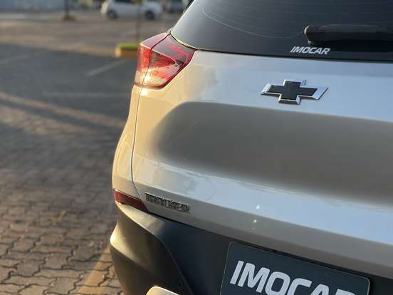 CHEVROLET-TRACKER-2020
