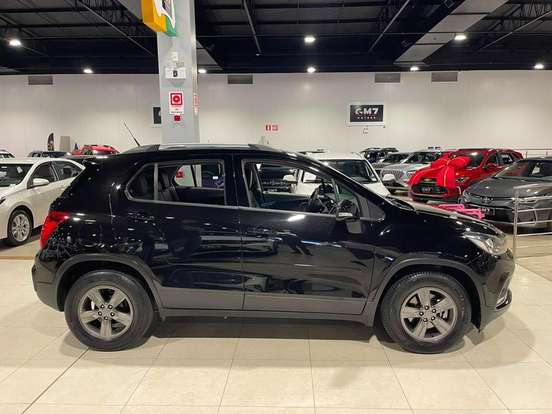 CHEVROLET-TRACKER-2018
