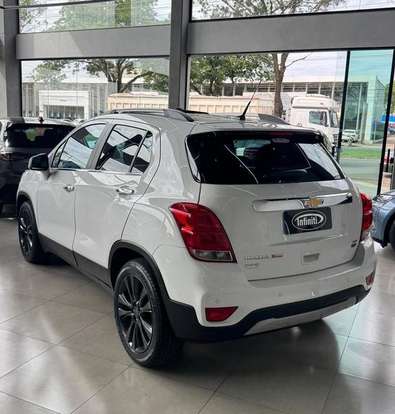 CHEVROLET-TRACKER-2016