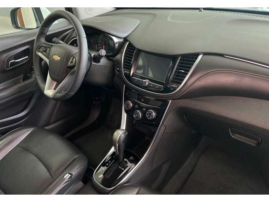 CHEVROLET-TRACKER-2017