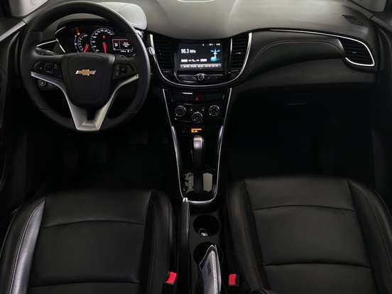 CHEVROLET-TRACKER-2017