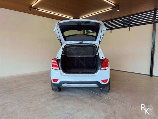 CHEVROLET-TRACKER-2018