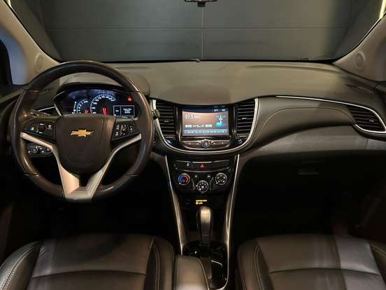 CHEVROLET-TRACKER-2018