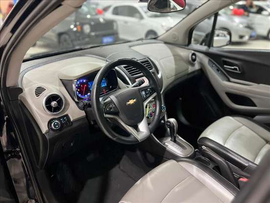 CHEVROLET-TRACKER-2016