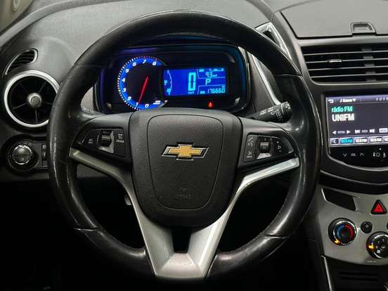 CHEVROLET-TRACKER-2015